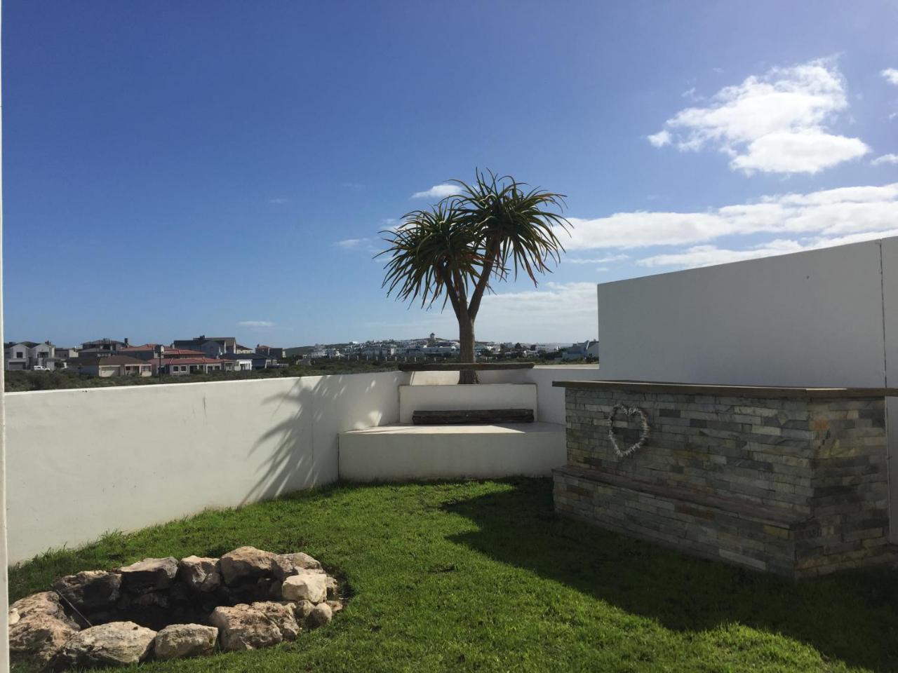 Perfect 10 - 10 To 13 Sleeper Luxury Holiday Home Breakage Deposit Of R2500 Per Weekend Lease ลางเงอบาน ภายนอก รูปภาพ