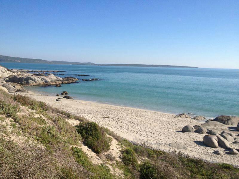 Perfect 10 - 10 To 13 Sleeper Luxury Holiday Home Breakage Deposit Of R2500 Per Weekend Lease ลางเงอบาน ภายนอก รูปภาพ