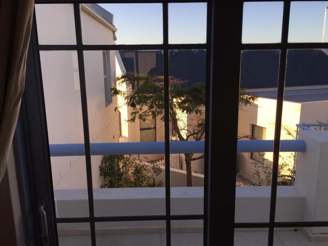 Perfect 10 - 10 To 13 Sleeper Luxury Holiday Home Breakage Deposit Of R2500 Per Weekend Lease ลางเงอบาน ภายนอก รูปภาพ