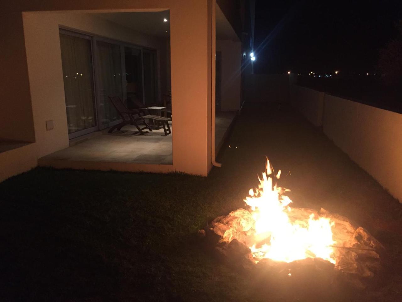 Perfect 10 - 10 To 13 Sleeper Luxury Holiday Home Breakage Deposit Of R2500 Per Weekend Lease ลางเงอบาน ภายนอก รูปภาพ
