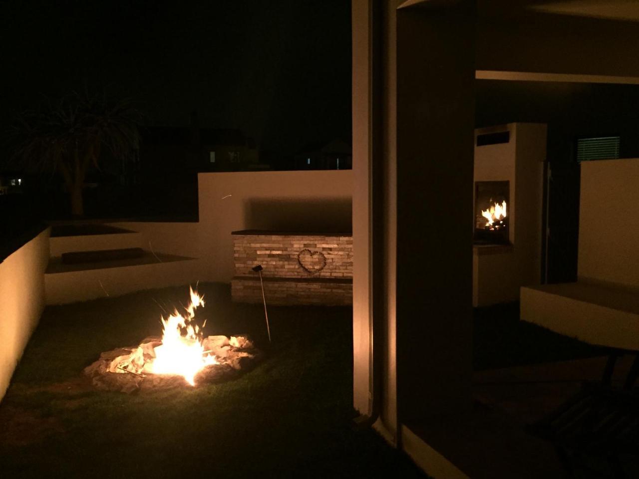 Perfect 10 - 10 To 13 Sleeper Luxury Holiday Home Breakage Deposit Of R2500 Per Weekend Lease ลางเงอบาน ภายนอก รูปภาพ