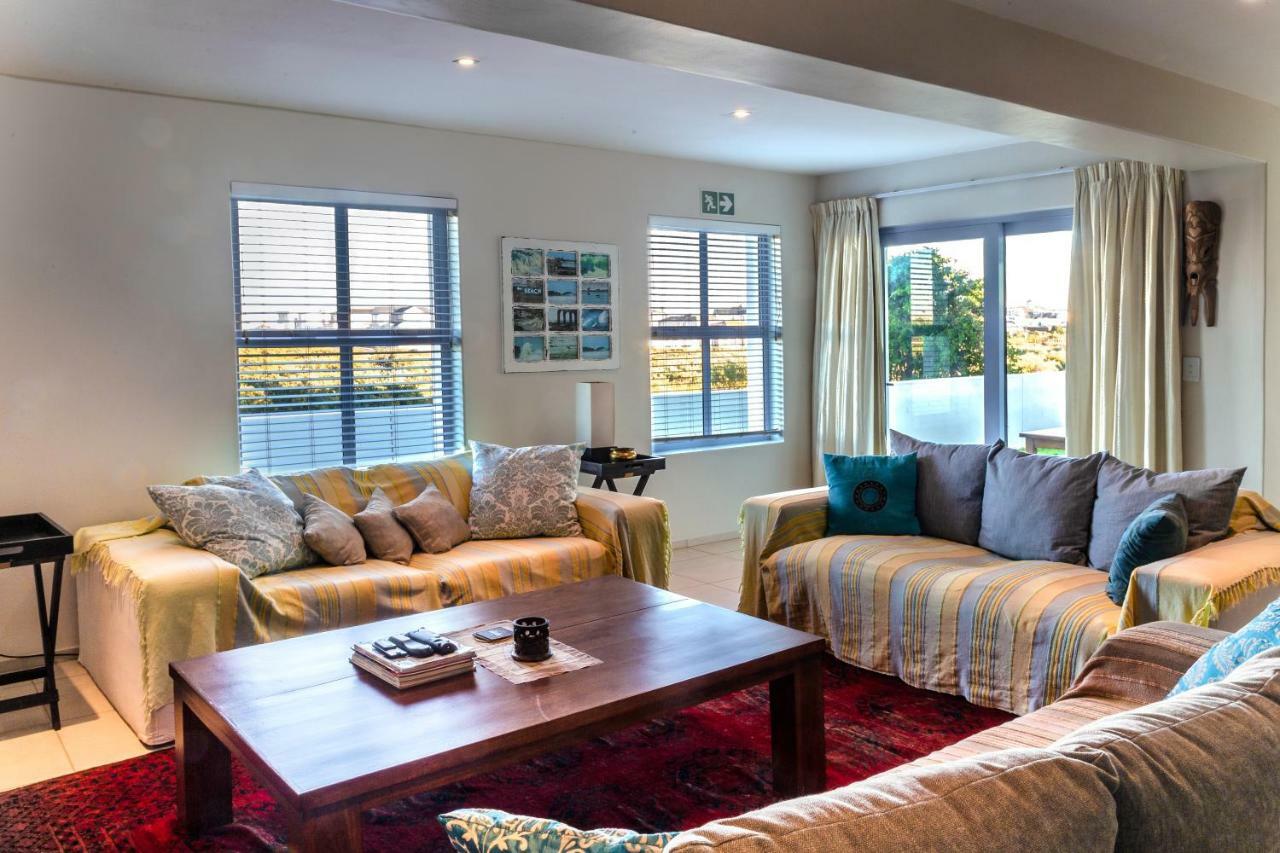 Perfect 10 - 10 To 13 Sleeper Luxury Holiday Home Breakage Deposit Of R2500 Per Weekend Lease ลางเงอบาน ภายนอก รูปภาพ