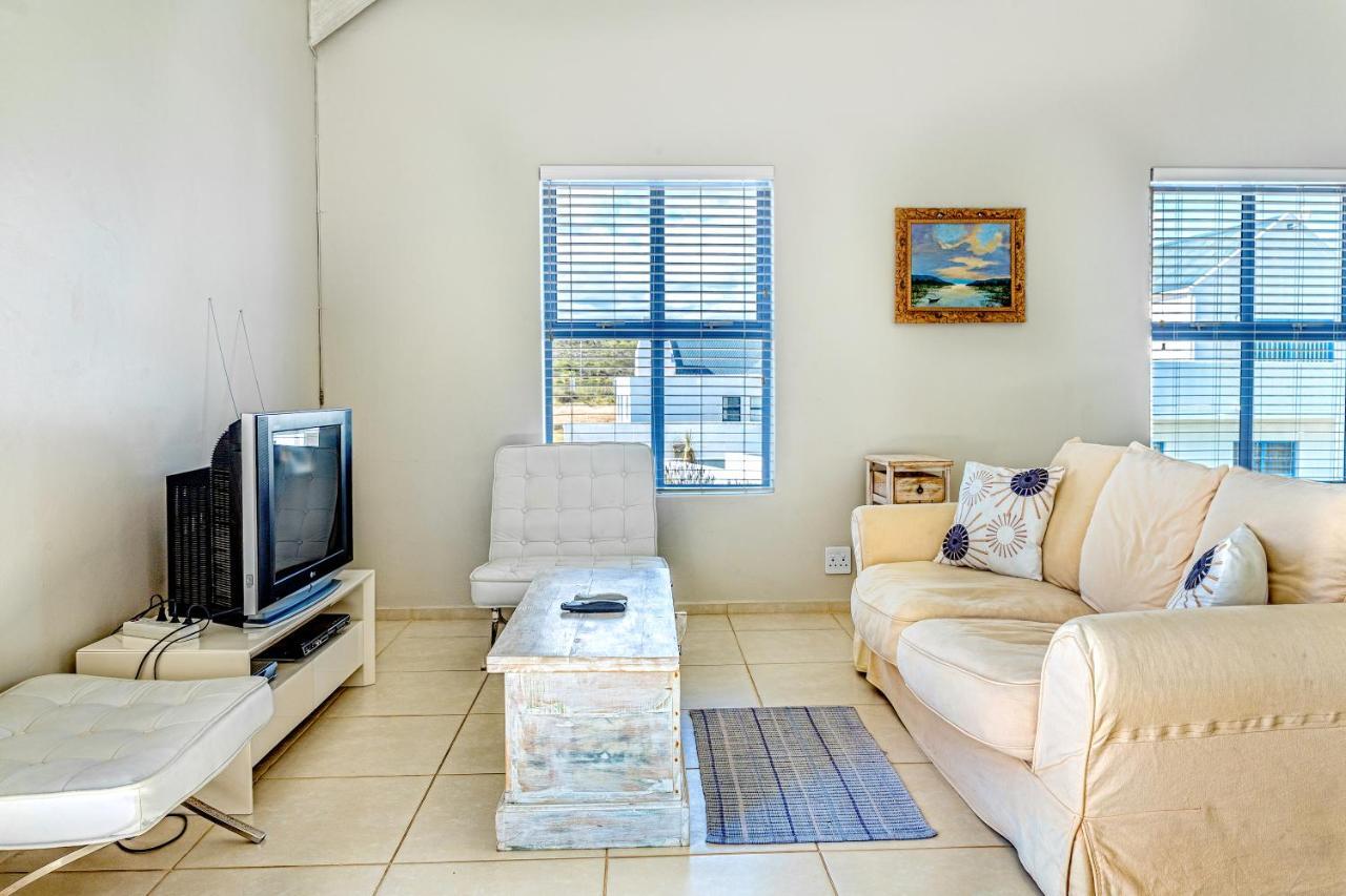 Perfect 10 - 10 To 13 Sleeper Luxury Holiday Home Breakage Deposit Of R2500 Per Weekend Lease ลางเงอบาน ภายนอก รูปภาพ